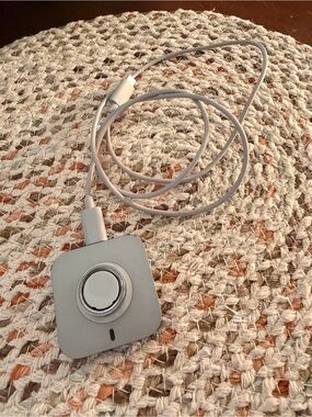 Oura Silver Magnetic Ring Charger with USB-C Cable